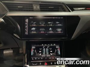 Audi e-tron 55 4WD 2022 года из Южной Кореи