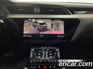 Audi e-tron 55 4WD 2022 года из Южной Кореи