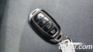 Hyundai Venue 1.6 Modern 2020 года из Южной Кореи