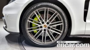 Porsche Panamera 2.9 AWD E-하이브리드 2020 года из Южной Кореи
