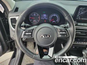 Kia Seltos Дизель 1.6 4WD 2022 года из Южной Кореи