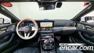 Mercedes-Benz CLS-Class CLS300d AMG Line 2020 года из Южной Кореи