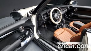 Mini Cooper Convertible DEFAULT 2021 года из Южной Кореи
