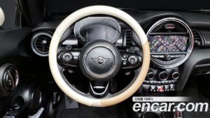 Mini Cooper Convertible DEFAULT 2021 года из Южной Кореи