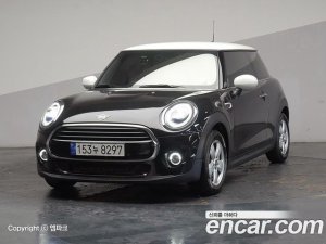 Mini Cooper DEFAULT 2021 года из Южной Кореи