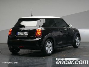 Mini Cooper DEFAULT 2021 года из Южной Кореи