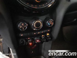 Mini Cooper DEFAULT 2021 года из Южной Кореи