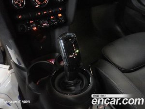 Mini Cooper DEFAULT 2021 года из Южной Кореи