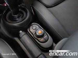 Mini Cooper DEFAULT 2021 года из Южной Кореи