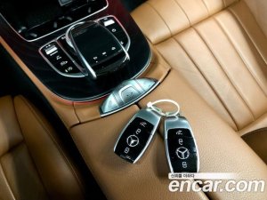 Mercedes-Benz E-Class E220d Cabriolet 2020 года из Южной Кореи