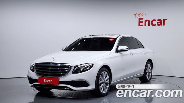 Mercedes-Benz E-Class E220d 4MATIC Exclusive 2020 года из Кореи