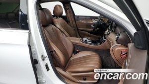Mercedes-Benz E-Class E220d 4MATIC Exclusive 2020 года из Южной Кореи