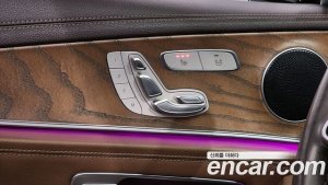 Mercedes-Benz E-Class E220d 4MATIC Exclusive 2020 года из Южной Кореи
