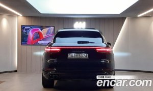 Porsche Cayenne 4.0 Turbo 2020 года из Южной Кореи