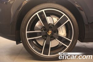 Porsche Cayenne 4.0 Turbo 2020 года из Южной Кореи