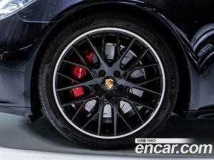Porsche Panamera 4.0 GTS 2021 года из Южной Кореи