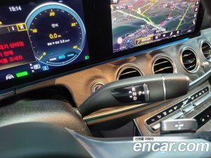 Mercedes-Benz E-Class E350 4MATIC AMG Line 2021 года из Южной Кореи