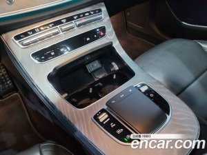 Mercedes-Benz E-Class E350 4MATIC AMG Line 2021 года из Южной Кореи