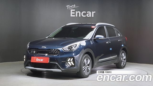 Kia Niro 1.6 HEV 2021 года из Кореи