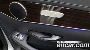 Mercedes-Benz GLC-Class GLC300 4MATIC 2020 года из Южной Кореи