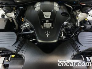 Maserati Quattroporte 3.0 V6 GranLusso 2020 года из Южной Кореи