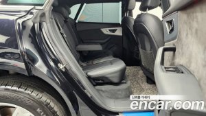 Audi Q8 45 TDI 4WD Premium 2020 года из Южной Кореи