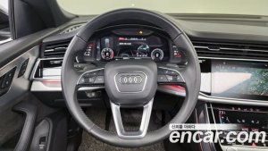 Audi Q8 45 TDI 4WD Premium 2020 года из Южной Кореи