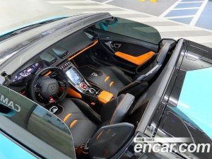 Lamborghini Huracan EVO 5.2 SPYDER 2020 года из Южной Кореи