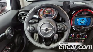 Mini Cooper 5Door ROSEWOOD Edition 2020 года из Южной Кореи