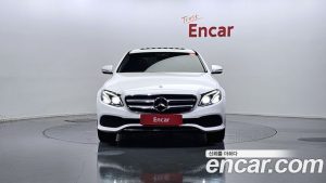 Mercedes-Benz E-Class E220d Avantgarde 2020 года из Южной Кореи