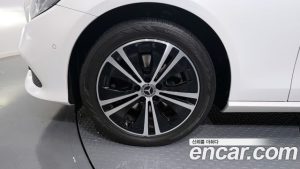 Mercedes-Benz E-Class E220d Avantgarde 2020 года из Южной Кореи