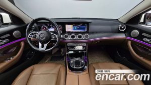 Mercedes-Benz E-Class E220d Avantgarde 2020 года из Южной Кореи