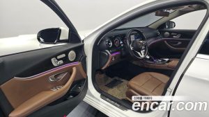 Mercedes-Benz E-Class E220d Avantgarde 2020 года из Южной Кореи