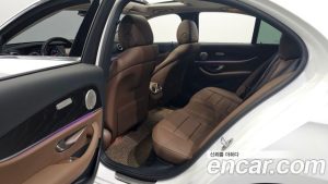 Mercedes-Benz E-Class E220d Avantgarde 2020 года из Южной Кореи