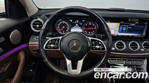 Mercedes-Benz E-Class E220d Avantgarde 2020 года из Южной Кореи