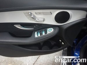 Mercedes-Benz GLC-Class GLC300e 4MATIC 2021 года из Южной Кореи