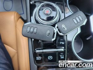 Kia K5 Signature 2021 года из Южной Кореи
