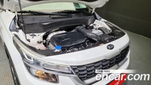 Kia Seltos Бензин 1.6 Turbo 2WD 2022 года из Южной Кореи