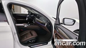 BMW 5-Series 530i xDrive Luxury Plus 2020 года из Южной Кореи