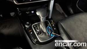 Kia Seltos Бензин 1.6 Turbo 2WD 2022 года из Южной Кореи