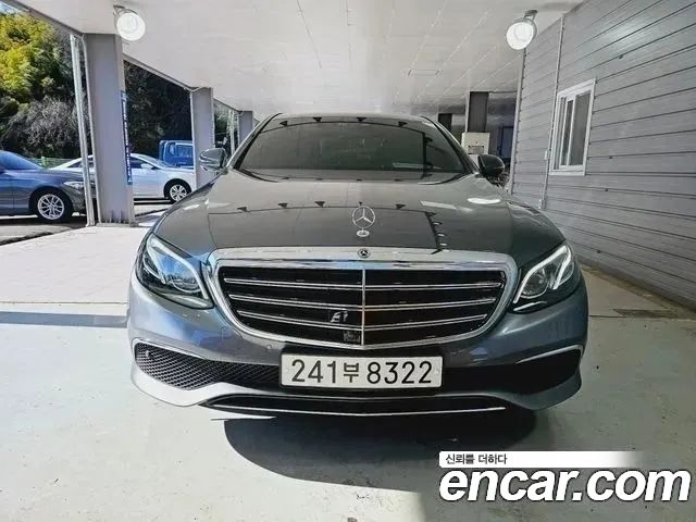 Mercedes-Benz E-Class E300e 4MATIC Exclusive 2020 года из Кореи