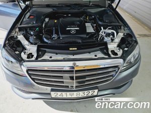 Mercedes-Benz E-Class E300e 4MATIC Exclusive 2020 года из Южной Кореи