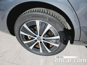 Mercedes-Benz E-Class E300e 4MATIC Exclusive 2020 года из Южной Кореи