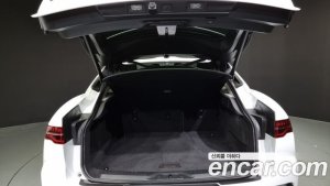 Jaguar I-PACE EV400 HSE 2020 года из Южной Кореи