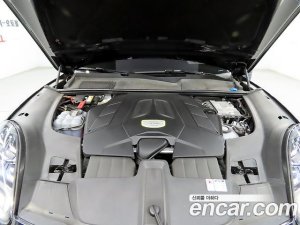 Porsche Cayenne 3.0 E-하이브리드 2020 года из Южной Кореи