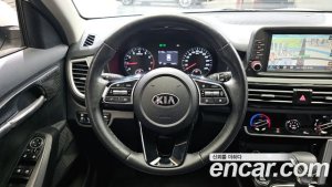 Kia Seltos Бензин 1.6 Turbo 2WD 2022 года из Южной Кореи