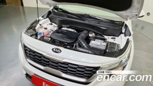 Kia Seltos Бензин 1.6 Turbo 2WD 2022 года из Южной Кореи