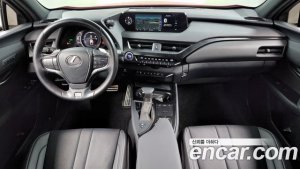 Lexus UX 2.0 F-Sport 2WD 2020 года из Южной Кореи
