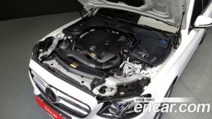 Mercedes-Benz E-Class E350 4MATIC AMG Line 2020 года из Южной Кореи