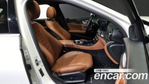 Mercedes-Benz E-Class E350 4MATIC AMG Line 2020 года из Южной Кореи